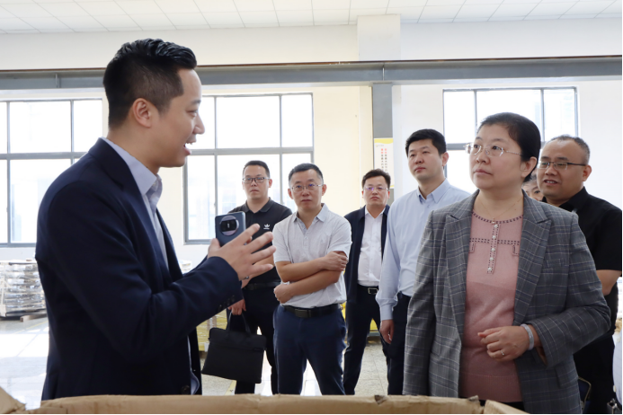 市交通運(yùn)輸局、德盟檢測(cè)公司一行到南京研華智能科技有限公司對(duì)標(biāo)學(xué)習(xí)